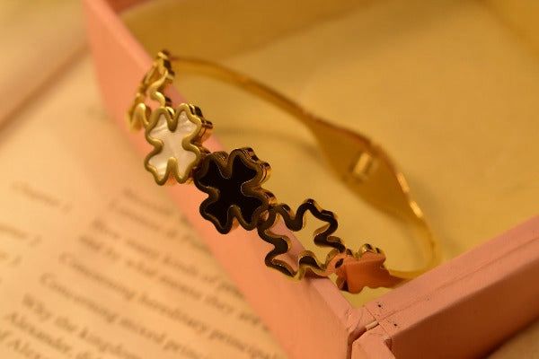 Anti Tarnish Clover Bangle